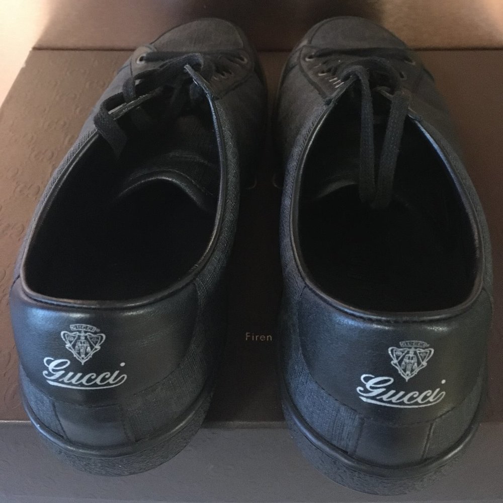 Men's Gucci Signature sneaker.